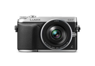 Panasonic Lumix GX7 + 20mm Lens (Silver)